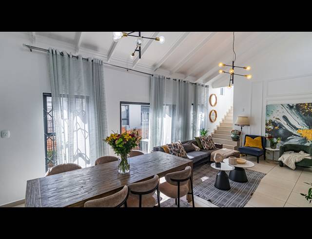 3 BEDROOM TOWNHOUSE FOR SALE IN SUMMERSET